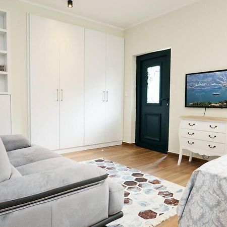 Urban Escape For Two In Kotor Appartement Buitenkant foto