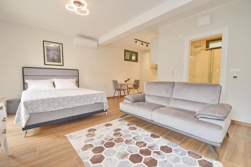 Urban Escape For Two In Kotor Appartement Buitenkant foto