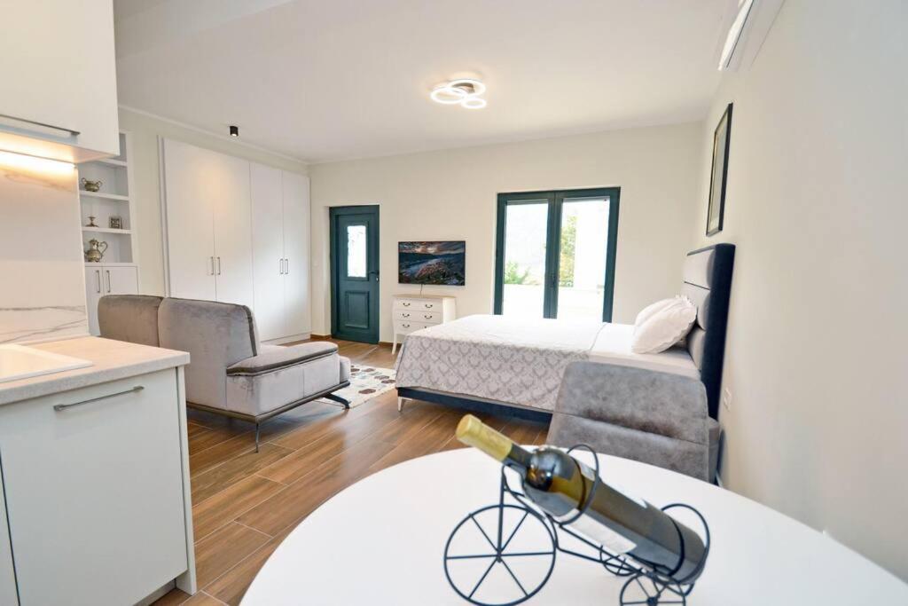 Urban Escape For Two In Kotor Appartement Buitenkant foto