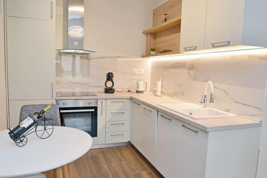 Urban Escape For Two In Kotor Appartement Buitenkant foto